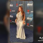 Gracie Bon deslumbra en la alfombra azul de los Premios Billboard 2026 con un vestido plateado de cristales