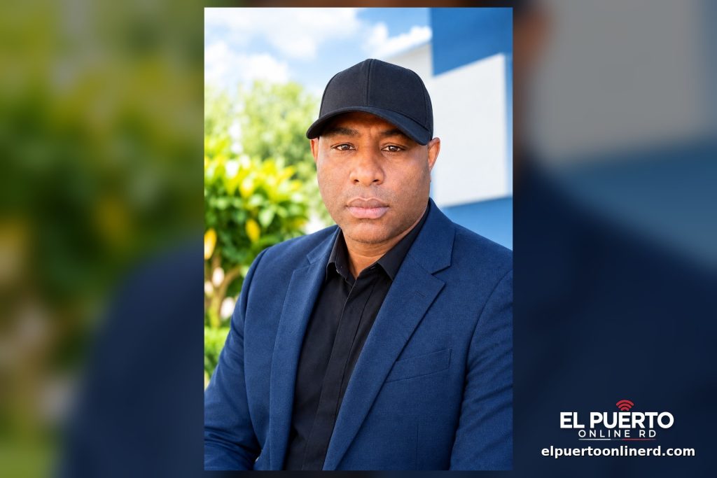 Dortiz, autor de la reflexión «No te olvides de ti», con chaqueta azul marino y gorra negra